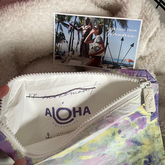 Aloha x FP Movement Printed Waterproof Pouch - Picture 4 of 4